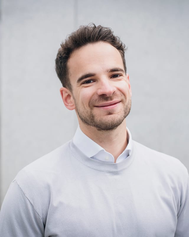 Porträt von Hannes Funk, CEO von Cogthera
